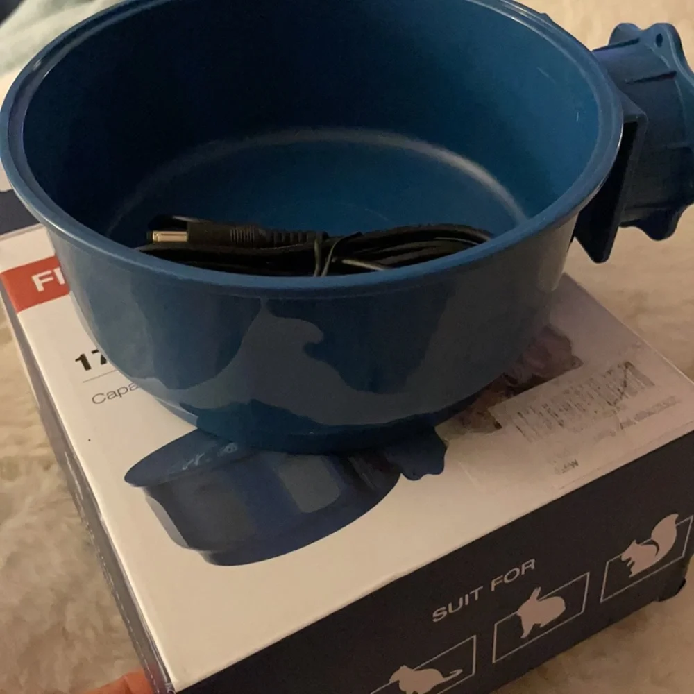 NWB Dog or cat blue heated hanging dish